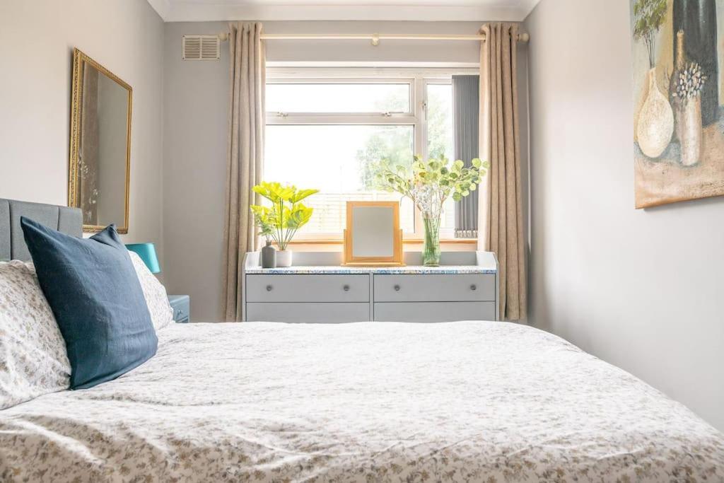 6 Riverside Sleeps 5 Nec 7mins Bhx 8mins Apartment *